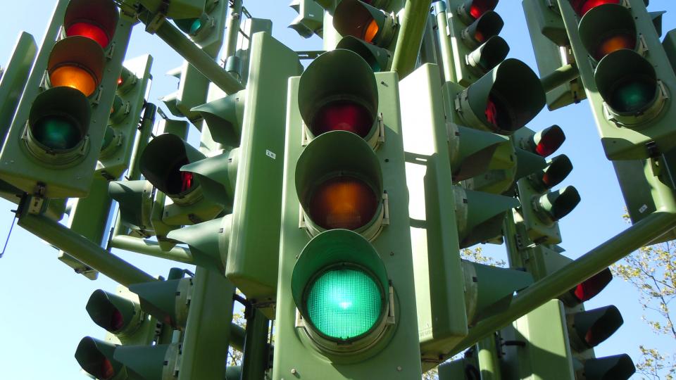 Traffic light tree. Photo via Flickr (CC BY 2.0)