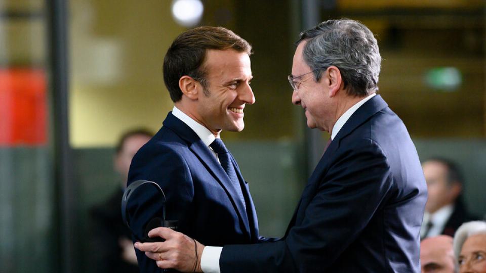 Emmanuel Macron and Mario Draghi (2019 archive photo)