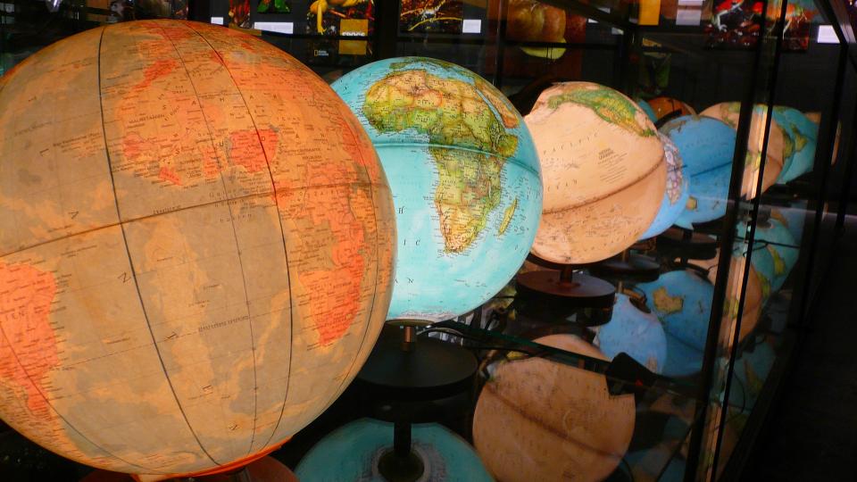 Globes at the National Geographic store in London. Photo via Flickr CC-BY-2.0.