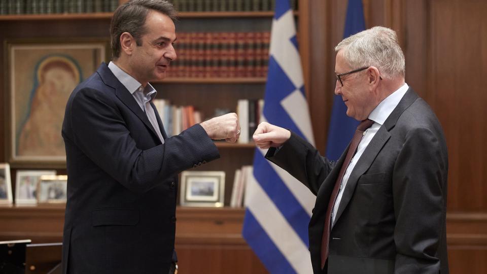 ESM DG Klaus Regling meeting with Greek prime minister Kyriakos Mitsotakis in March 2020. Photo by New Democracy via Flickr CC BY 2.0.
