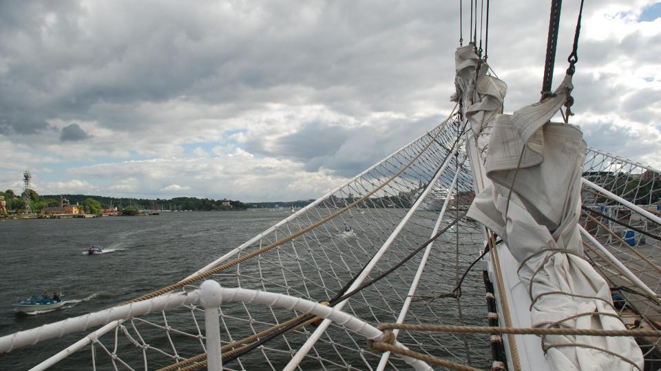 A safety net on a sailing ship. Photo CC via Flickr.